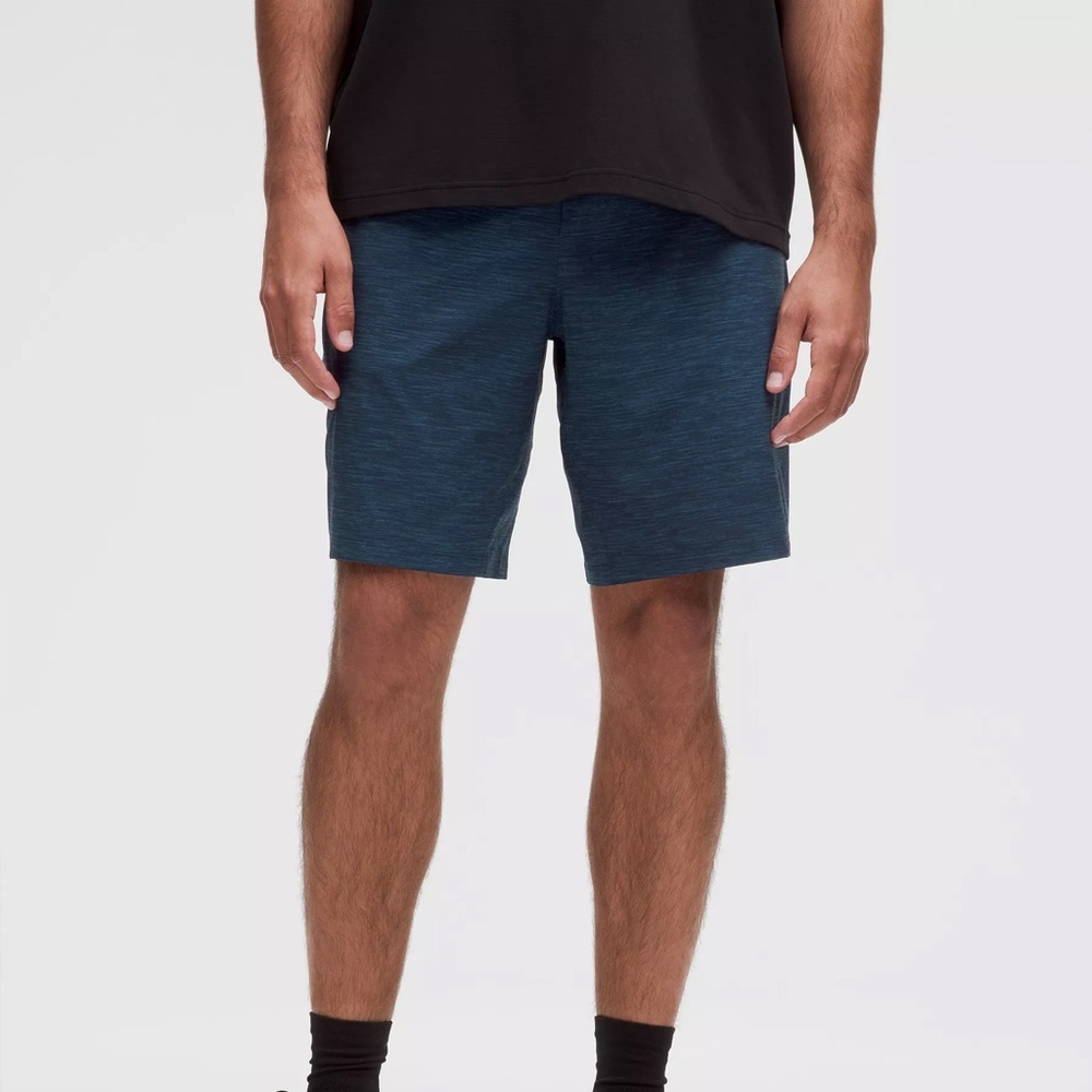 EUC Lululemon Men's Pace Breaker Lined Shorts 9" Heather Iron Navy Size Medium